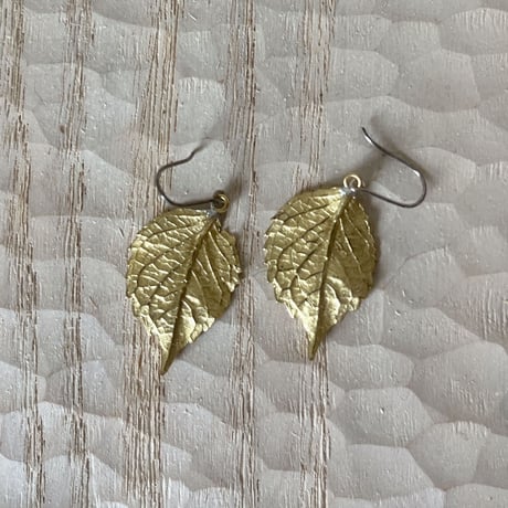 PLANTS ピアス（アジサイ葉）両耳