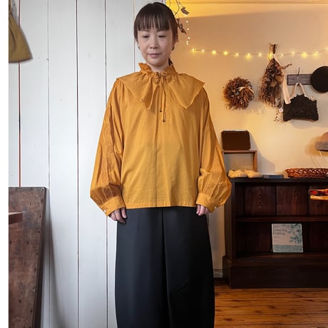 Porter des boutons ワイドカラーブラウス（マンダリン）