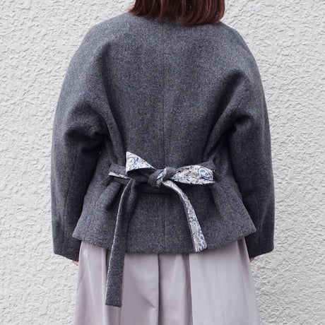 Porter des boutons リバティショートコート