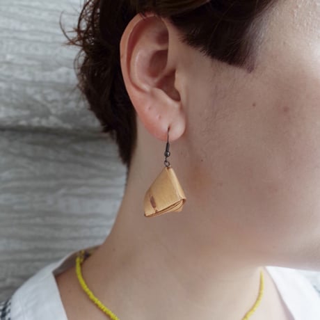 ラトヴィア 白樺 △ピアス