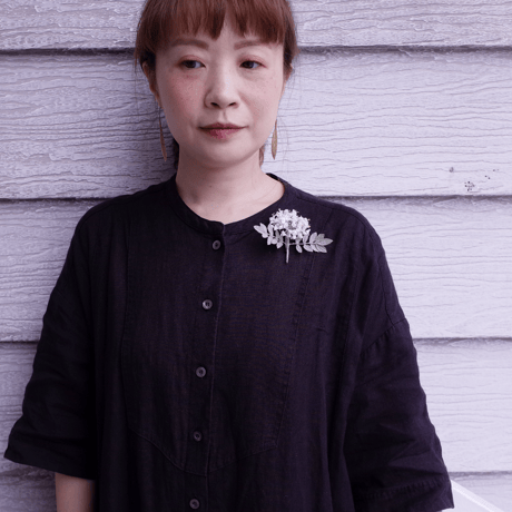 村上伊万里 ブローチ エルダーフラワー