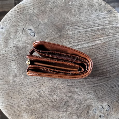CINQ 二つ折り財布（カラー：キャメル）