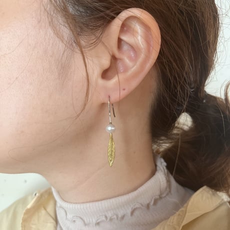 PLANTS ピアス（淡水パール）両耳
