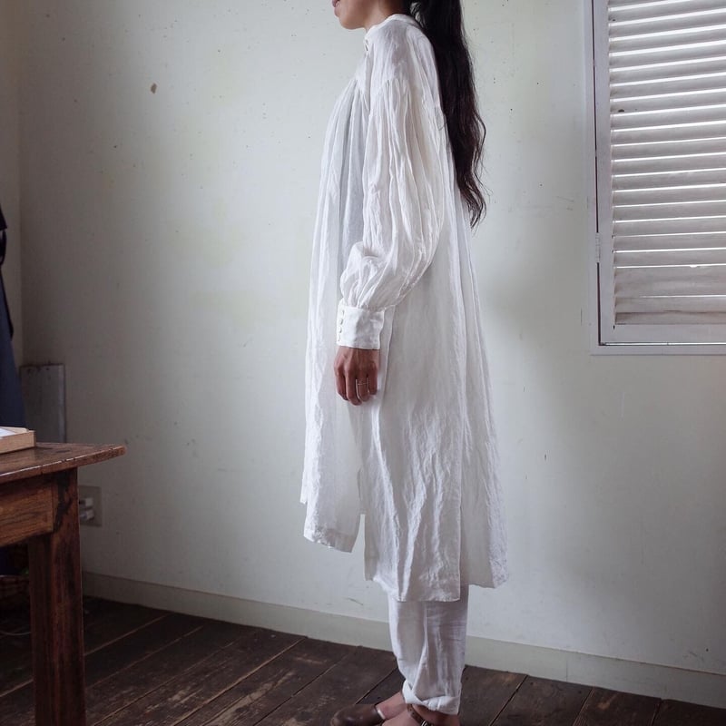 Sa-Rah スタンドネックギャザーワンピース （ハンドワッシャーホワイト