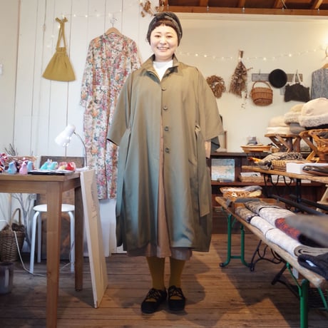 Porter des boutons ポンチョコート（カーキ）
