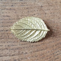 PLANTS ブローチ（アジサイ葉）