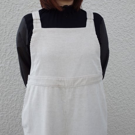 Porter des boutons コーデュロイサロペット