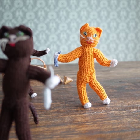 ラトヴィア おばあちゃんの猫 orange