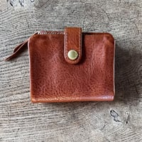 CINQ 二つ折り財布（カラー：キャメル）