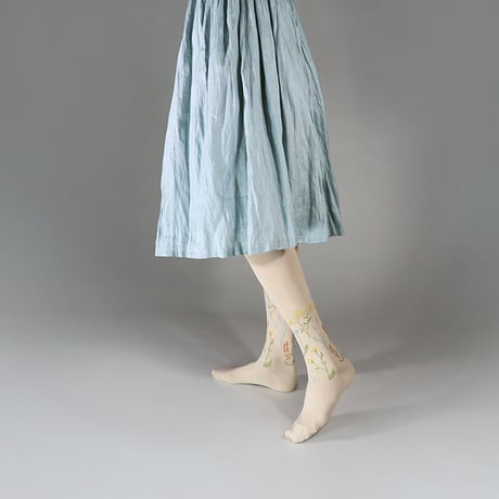 【KURI BOTELLA】floral long socks /  ホワイト、ブラック