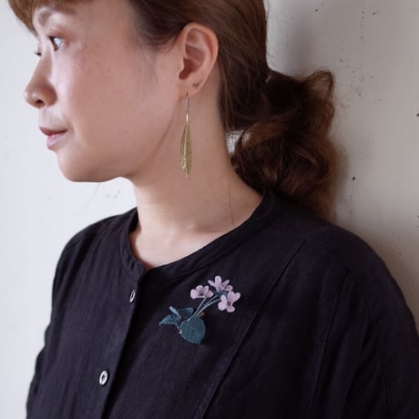 村上伊万里 ブローチ タチツボスミレ