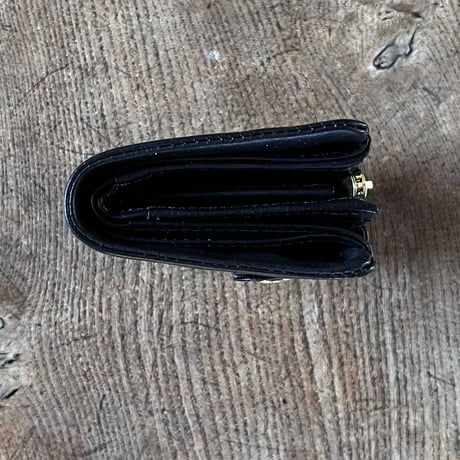 CINQ 二つ折り財布（カラー：ブラック）