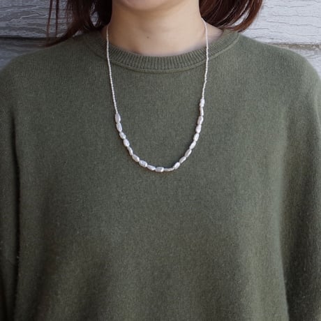 Porter des boutons 淡水パールネックレス