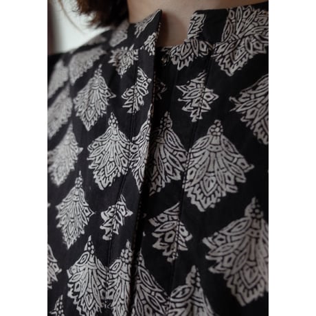 Porter des boutons カフタンドレス