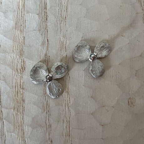 PLANTS ピアス（アジサイ花）両耳