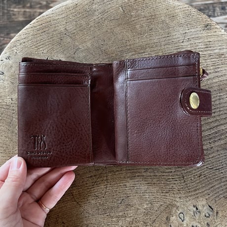 CINQ 二つ折り財布（カラー：ダークブラウン）