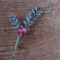 村上伊万里 ブローチ カラスノエンドウ