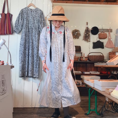 Porter des boutons 【LIBERTY PRINT シャツドレス】