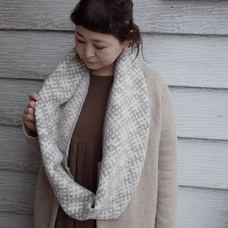 ラトヴィア woolスヌード（グレー系）