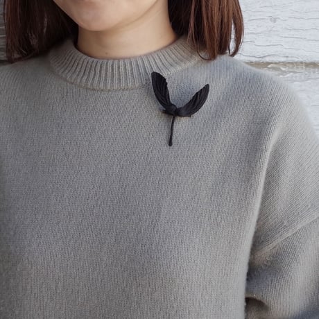 村上伊万里 ブローチ カエデ翼葉