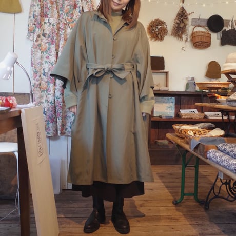 Porter des boutons ポンチョコート（カーキ）