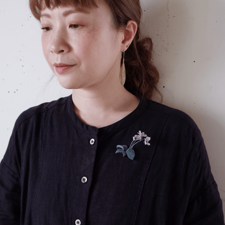 村上伊万里 ブローチ タチツボスミレ