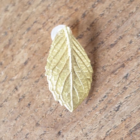 PLANTS イヤリング （アジサイ葉）片耳