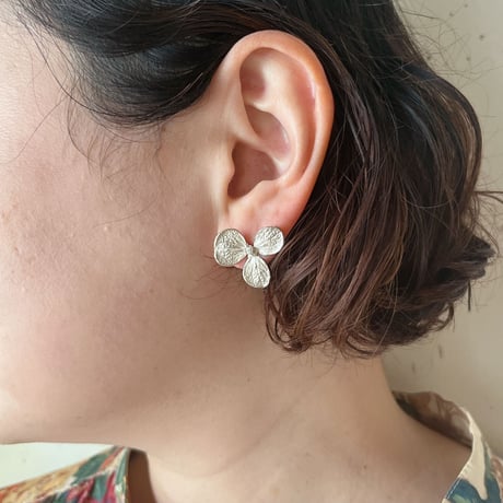 PLANTS ピアス（アジサイ花）両耳