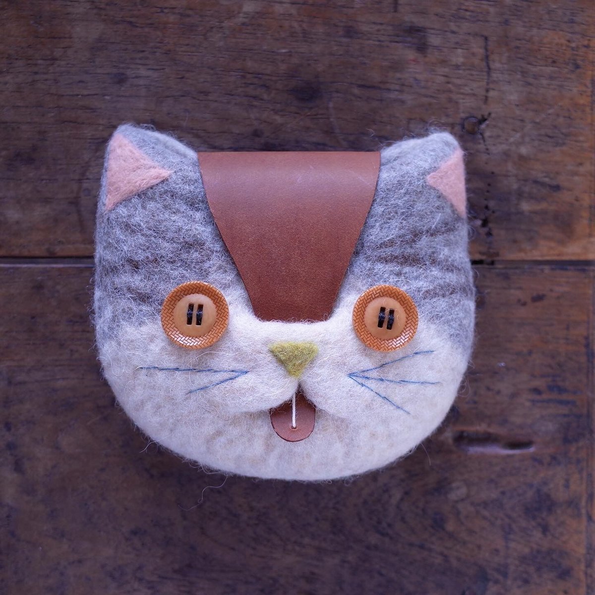 Hand Made Felt NICO ハチワレねこポーチ | moln