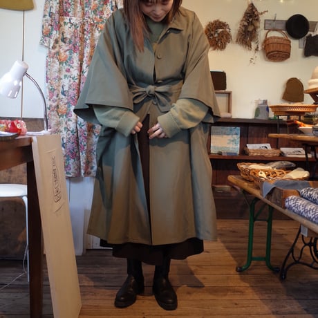 Porter des boutons ポンチョコート（カーキ）