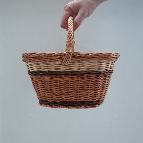 ラトヴィア 蓋つきバスケット