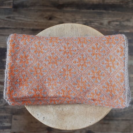 ラトヴィア woolスヌード（オレンジ系）