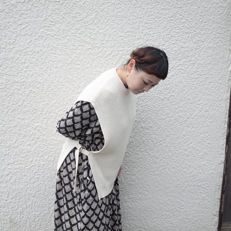 Porter des boutons ニットベスト