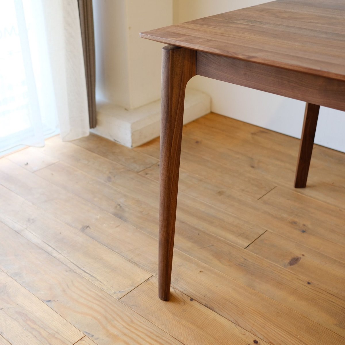 無垢材ダイニングテーブル 自然なエッジ 無垢材ダイニングテーブル 自然なエッジ