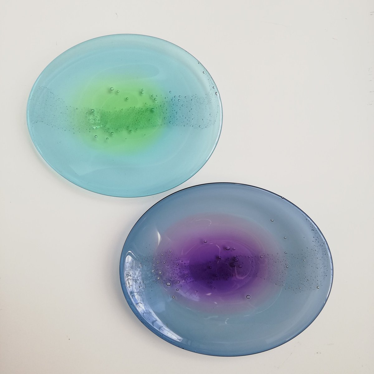 楕円銘々皿 水面の月 | maki glass studio 楕円銘々皿 水面の月 | maki glass studio