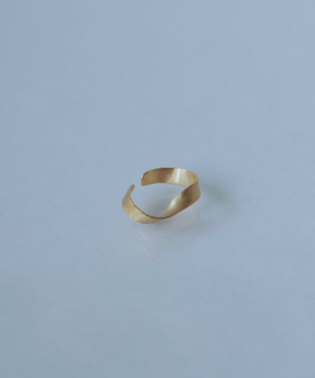 Mebius ear cuff