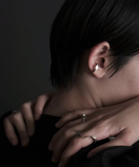 Mebius ear cuff