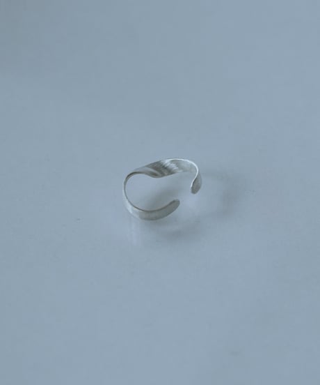 Mebius ear cuff