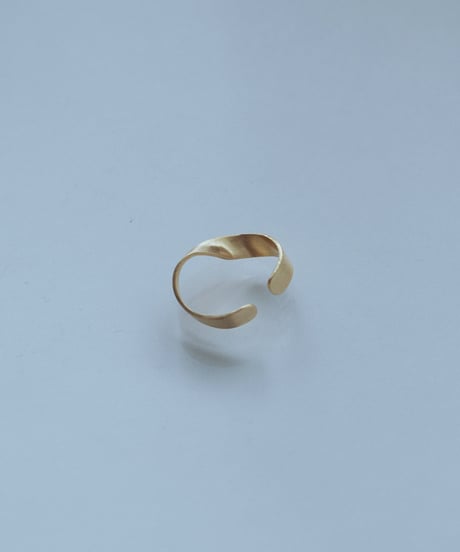 Mebius ear cuff