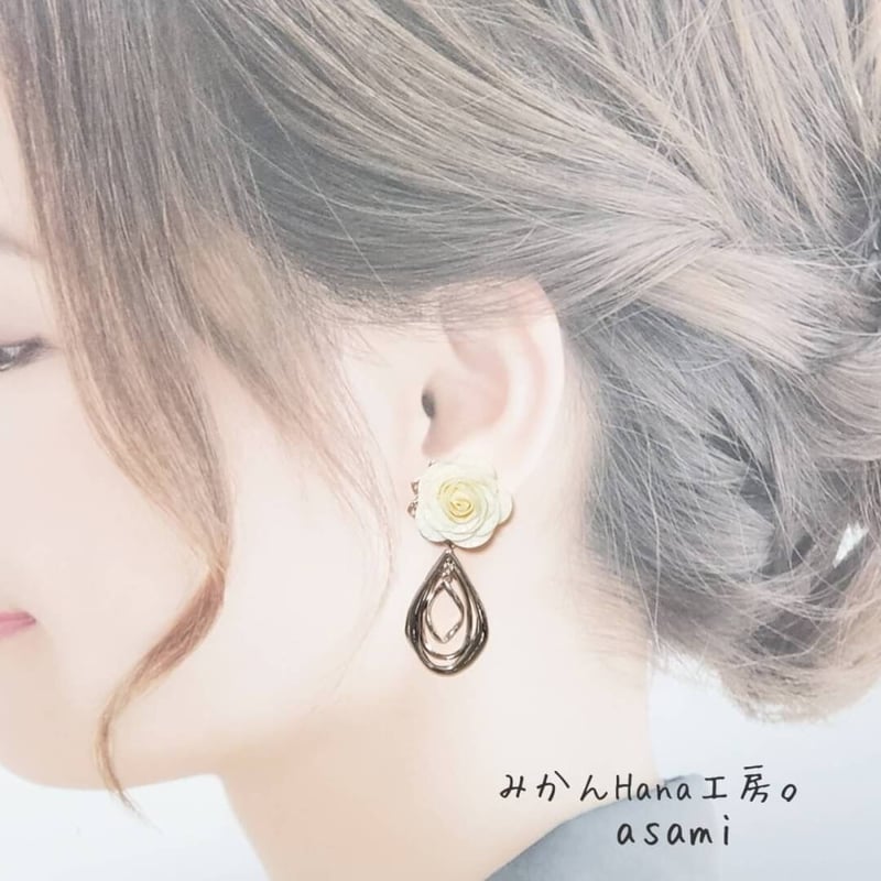as808】八重の華麗なバラのピアス[チタンポスト、チタン as808】八重の華麗なバラのピアス[チタンポスト、チタン