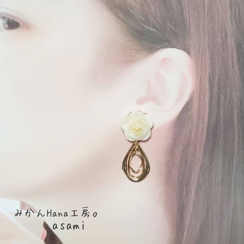 as808】八重の華麗なバラのピアス[チタンポスト、チタン as808】八重の華麗なバラのピアス[チタンポスト、チタン