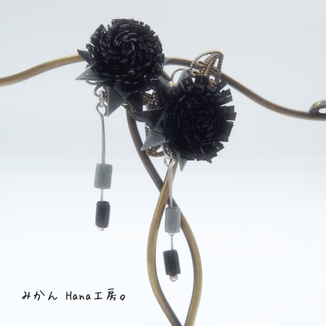 【mk402】スターシャワーピアス（イヤリングへ変更不可）〈美乃花〉