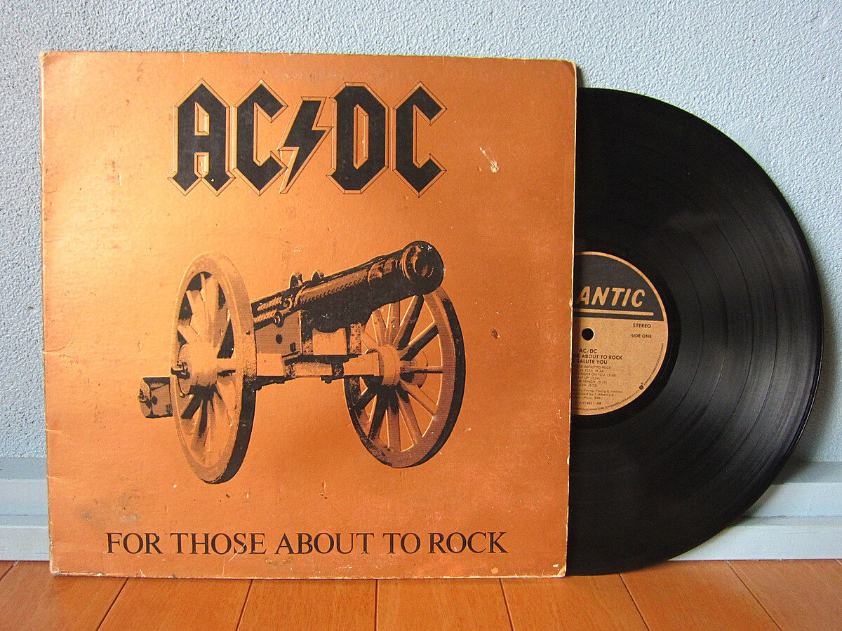 AC/DC○FOR THOSE ABOUT TO ROCK WE SALUTE YOU ATL