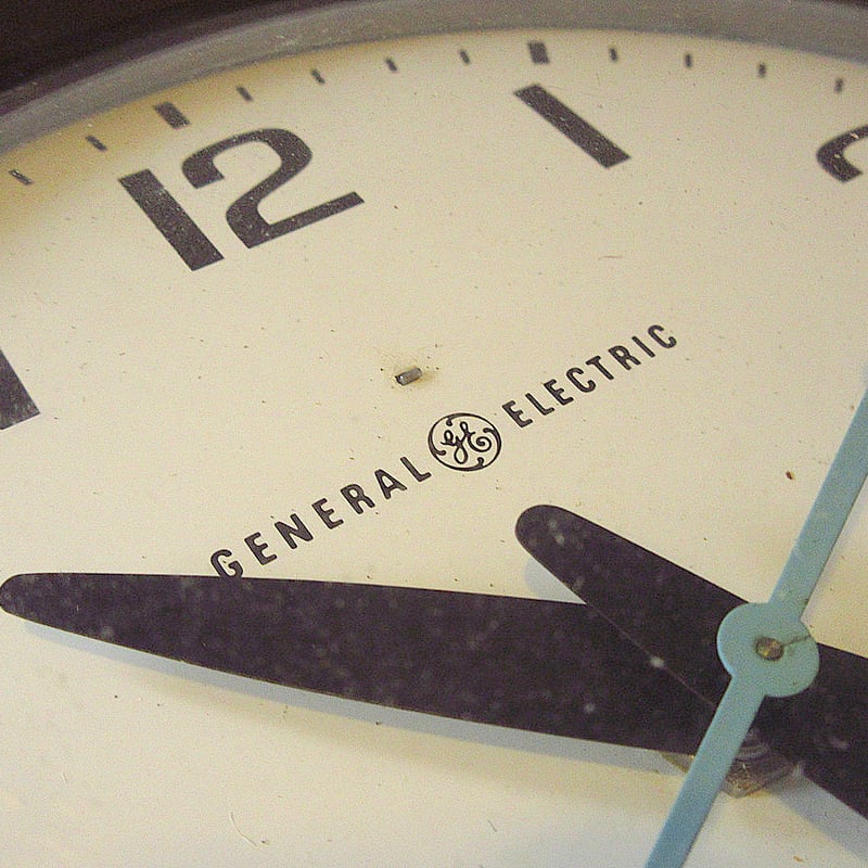 ビンテージ○GENERAL ELECTRIC 2008Aスクールクロック茶○240319k1-