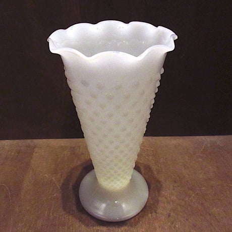 ビンテージ●ホブネイルミルクガラスフラワーベース白●230206m3-otclct花瓶インテリア雑貨