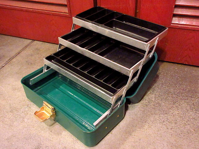 アムコ UMCO タックルボックス 133U 緑 【公式通販】