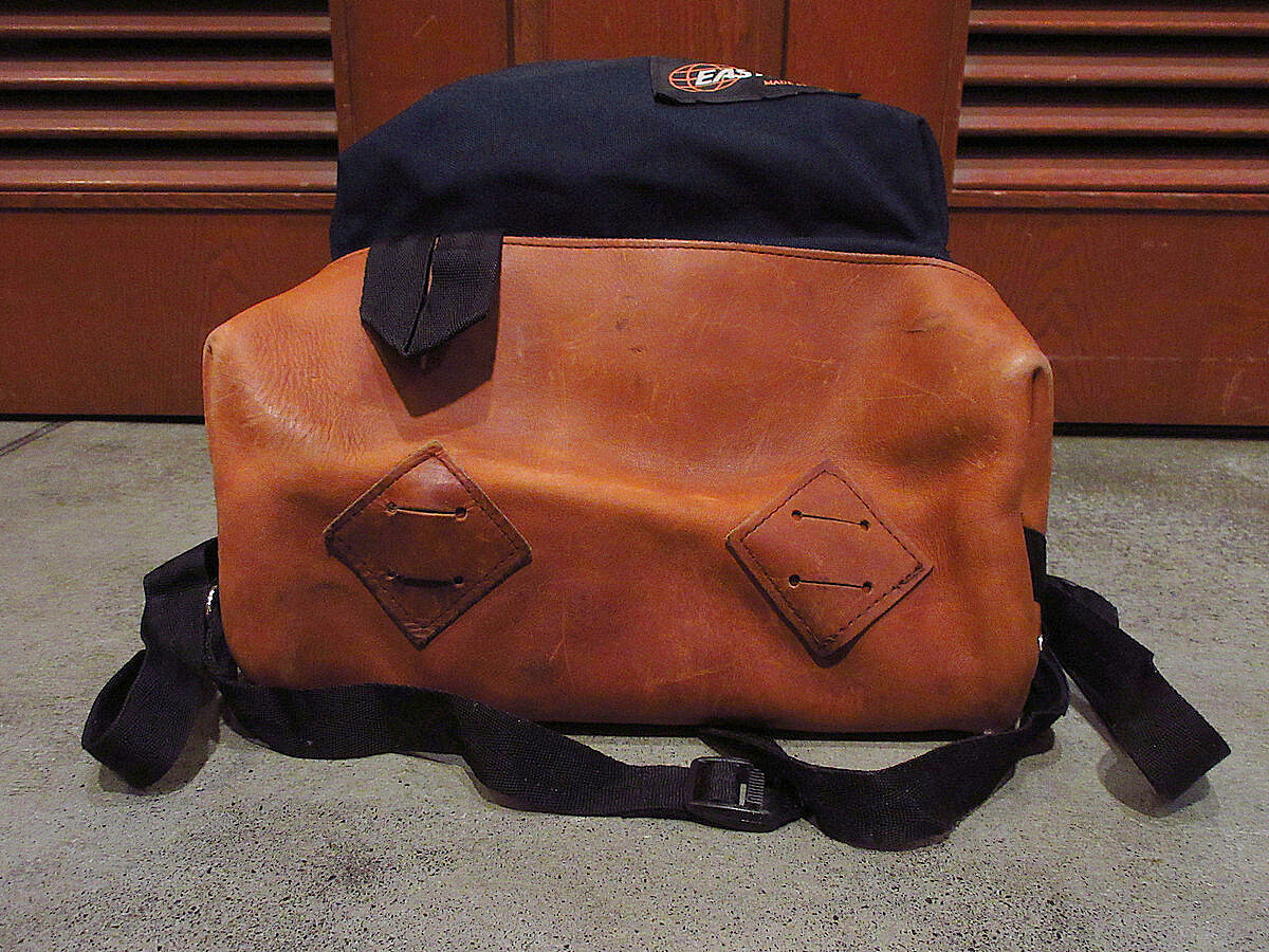 ビンテージ80's90's○MADE IN U.S.A.EASTPAKボトムレザーバック