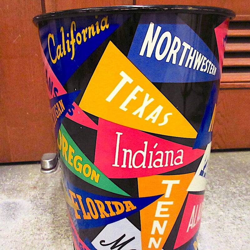 美品 カレッジペナント ヴィンテージ BOX 40’~50’ TinCAN College Pennant Steel Box｜鍵付きのカレッジペナントボックス