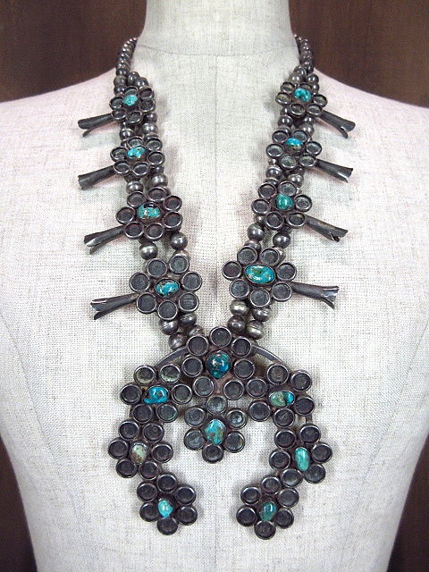 70's vintage) ナバホ NAVAJO スカッシュブロッサム 刻印 - アクセサリー 70's vintage) ナバホ NAVAJO スカッシュブロッサム 刻印 - アクセサリー