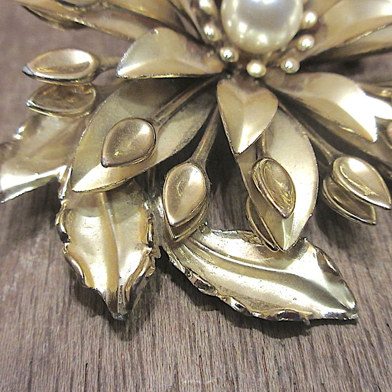 ◇Antigona Paris ブローチ ビンテージ ゴールドカラー ◇Antigona